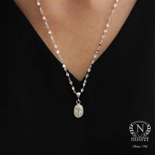 925 Ayar Gümüş Melek Madalyon Kolye ürün görseli