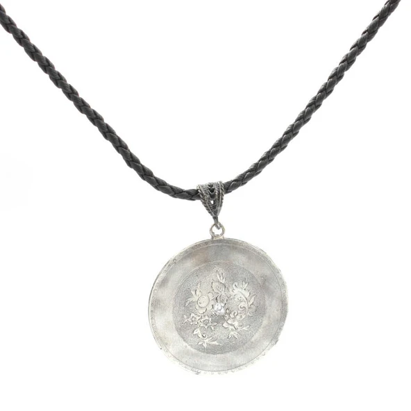 925 Ayar Gümüş Çiçekler Motifli Madalyon Kolye ürün görseli