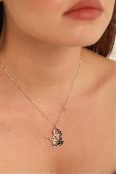 925 Ayar Gümüş Süpürgeli Cadı Kolye, Beyaz - Siyah Taş Beyaz Cadı ürün görseli