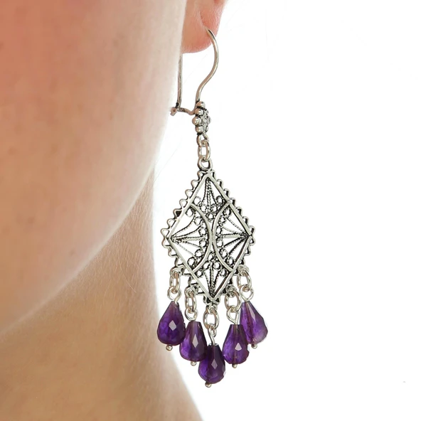 925 Ayar Gümüş Baklava Desenli Ametist Taşlı Küpe ürün görseli