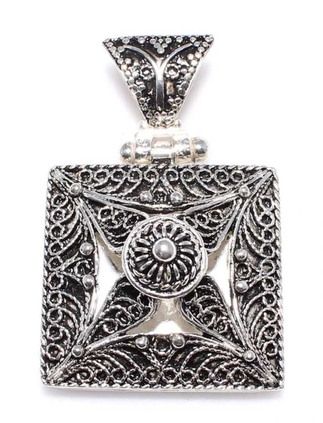 925 Ayar Gümüş Kare Telkari Kolye Ucu ürün görseli