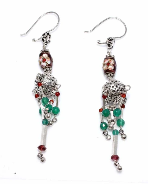 925 Ayar Gümüş Delikli top ve Akik Taşlı Telkari Küpe ürün görseli 1