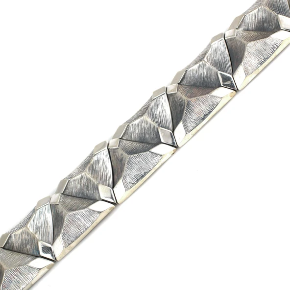 925 Ayar Gümüş Çizgili Üçgen Paftalı Bileklik - Resim 4