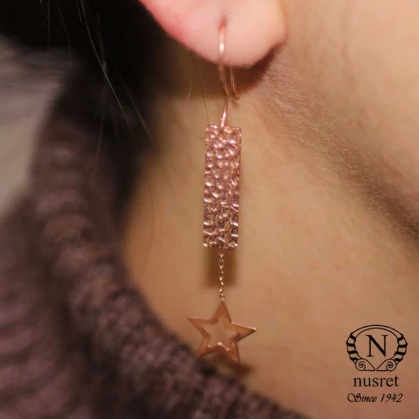 925 Ayar Gümüş Dövmeli Yıldız Küpe ürün görseli 1