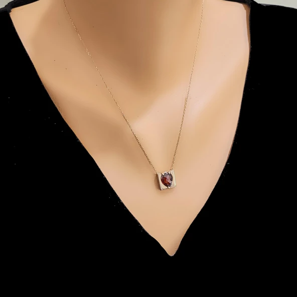 925 Ayar Gümüş Damla Yakut Taşlı Kolye ürün görseli