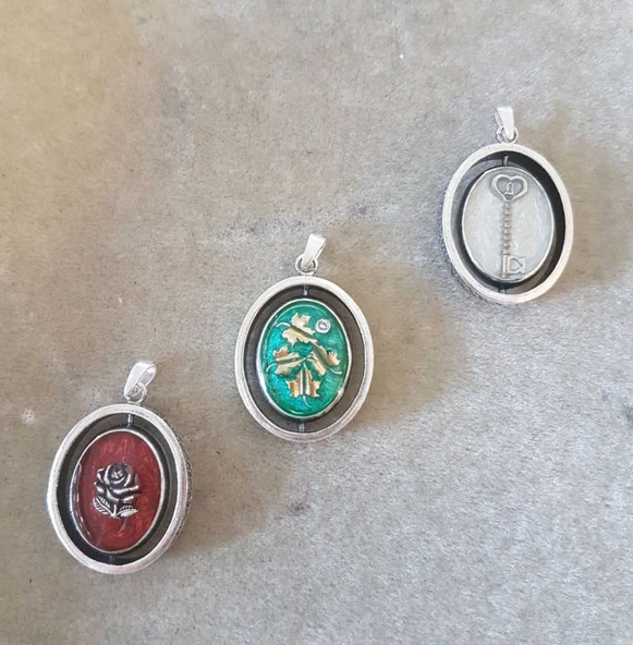 925 Ayar Gümüş Çift Taraflı Yeşil Mineli Harf Kolye - Resim 6