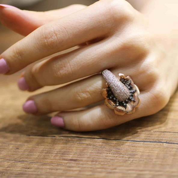 925 Ayar Pembe Gümüş Taşlı Yüzük ürün görseli 1