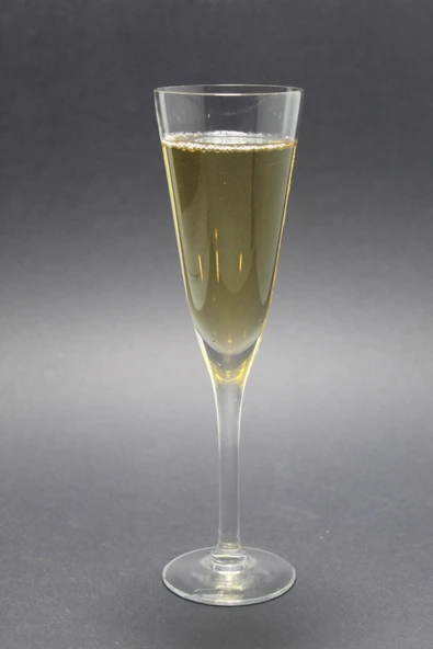 Paşabahçe Kristal Ayaklı Şampanya Kadehi 1 Adet 21303 ürün görseli 1