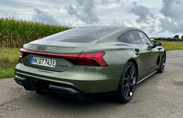 DK Tuning e-tron GT Bagaj Siyah Yazı Logo Audi İle Uyumlu - 3
