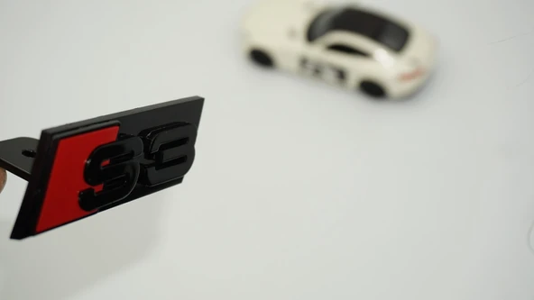 DK Tuning S3 Siyah Kırmızı Ön Panjur Logo Arma Audi İle Uyumlu ürün görseli