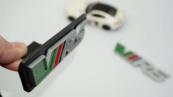 DK Tuning Skoda VRS Ön Panjur Bagaj Gri Yeşil Kırmızı Logo Arma Seti ürün görseli 1