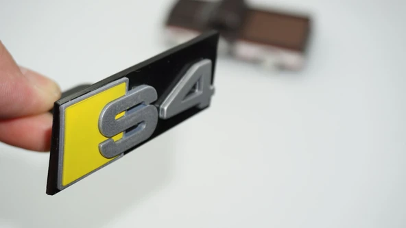 DK Tuning S4 Siyah Gri Ön Panjur Logo Arma Audi İle Uyumlu ürün görseli