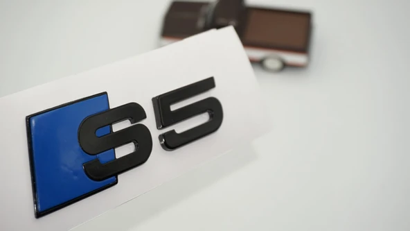 DK Tuning S5 Bagaj Siyah Mavi Yazı Logo Audi İle Uyumlu ürün görseli 1