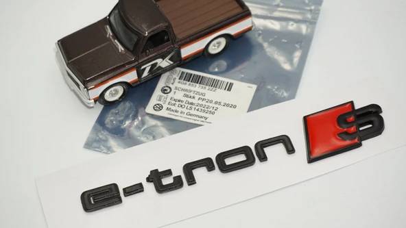 DK Tuning e-tron S Bagaj Siyah Kırmızı Yazı Logo Audi İle Uyumlu - Resim 5