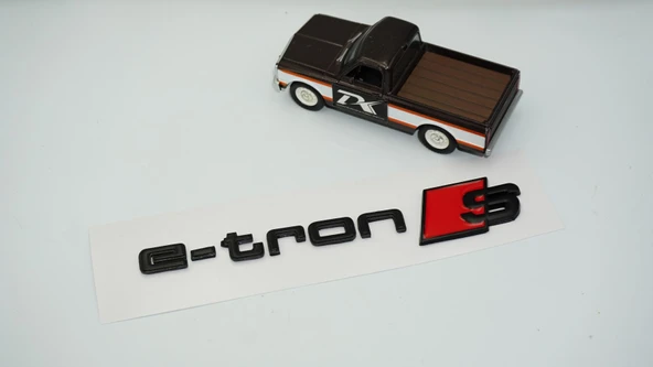 DK Tuning e-tron S Bagaj Siyah Kırmızı Yazı Logo Audi İle Uyumlu - Resim 3
