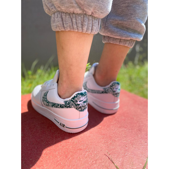 Nike Air Force 1 '07 ESS Paisley Sneakers - 6