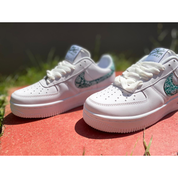 Nike Air Force 1 '07 ESS Paisley Sneakers - 9