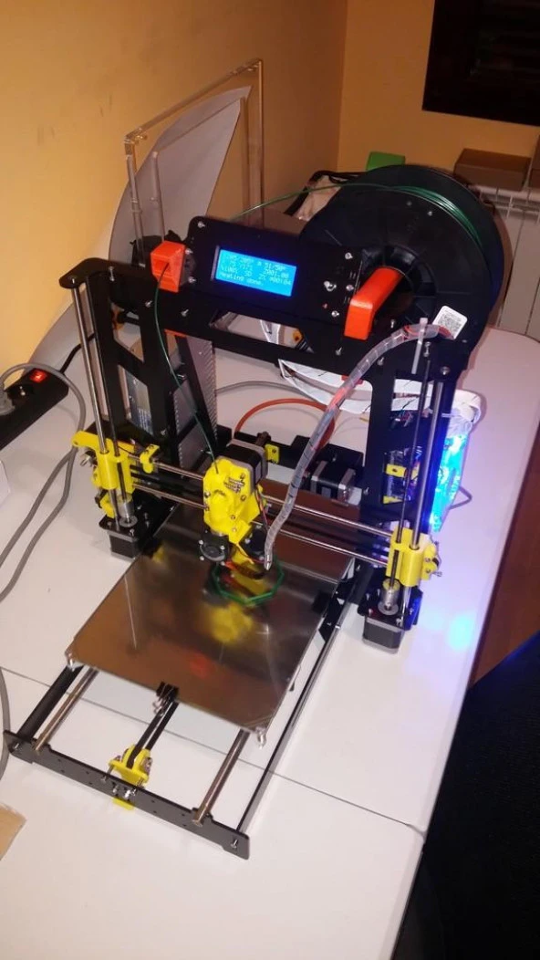 P3Steel V3/V4 İçin Makara Tutucu Ve Filament Kılavuzu Plastik Aparat