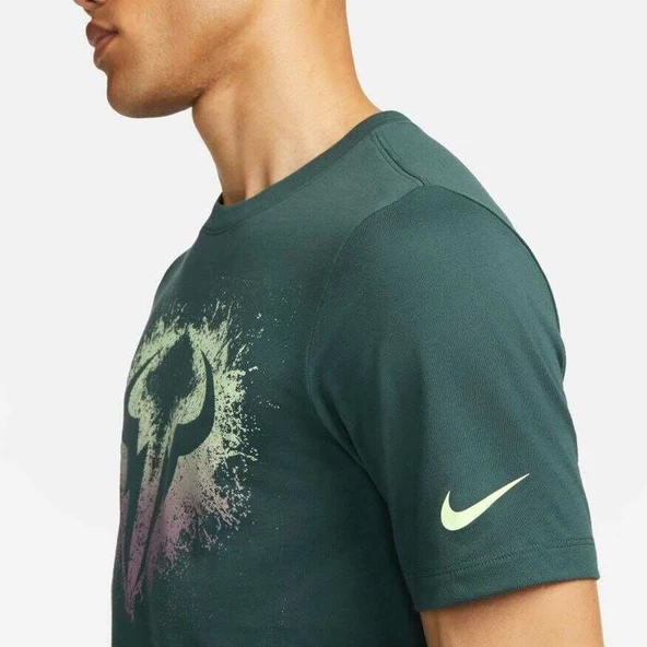 NikeCourt Dri-FIT Rafa Erkek Tenis Tişörtü - 9