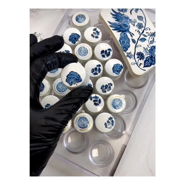 Polikarbon Yuvarlak Pralin Çikolata Kalıbı 12.5 gr | Cm-3260 ürün görseli