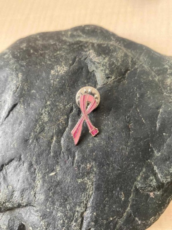 PEMBE FİYONKLU ROZET YAKA BROŞÜ ürün görseli 1