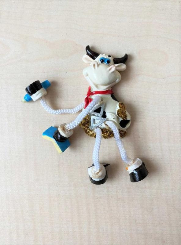 Sanat Taciri - Seramik Kırmızı Kurdaleli İnek Magnet Koleksiyonluk