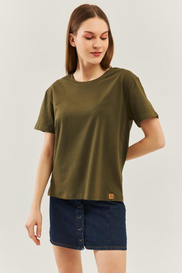 Haki Oversize Rahat %100 Pamuklu Penye Bisiklet Yaka Kısa Kol Basic T-Shirt