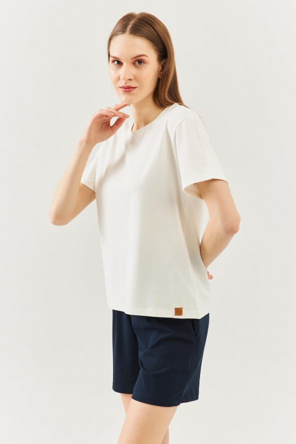 Beyaz Oversize Rahat %100 Pamuklu Penye Bisiklet Yaka Kısa Kol Basic T-Shirt - 3