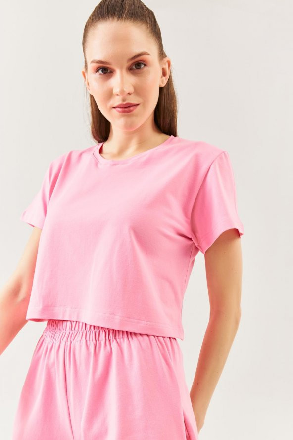 Pembe Oversize Rahat %100 Pamuklu Penye Bisiklet Yaka Kısa Kol Basic Crop T-Shirt - 2