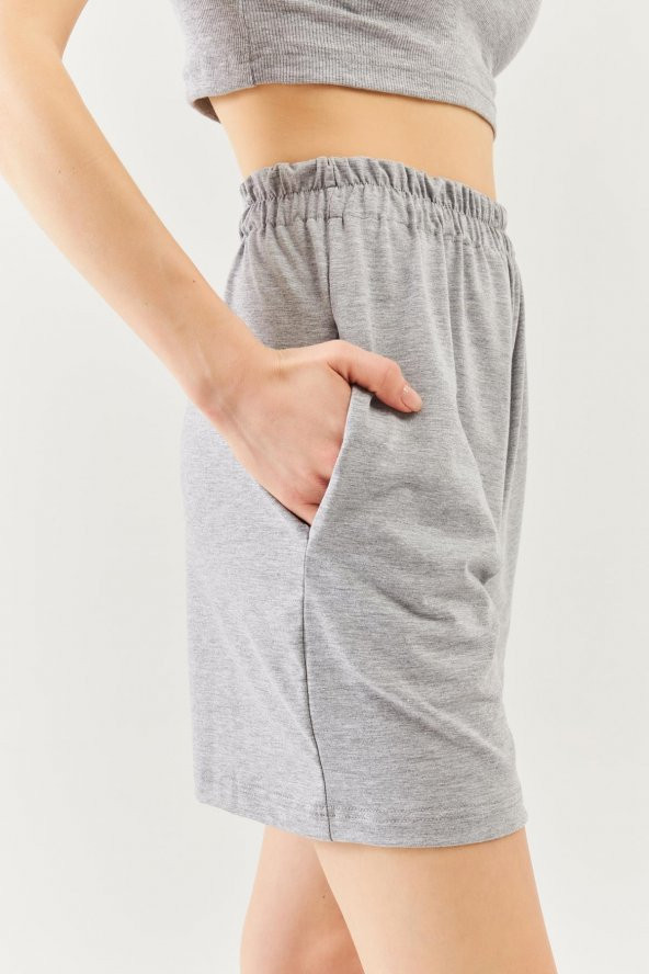 Gri Rahat %100 Pamuklu Penye Beli  Lastikli Bel Cepli Kısa Trendy  Kadın Şort - 7