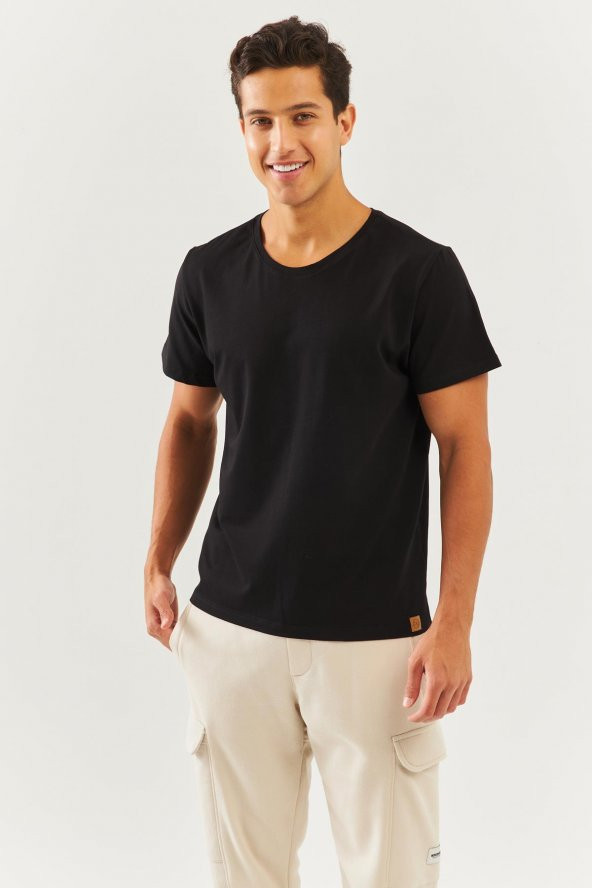 Siyah Oversize Rahat %100 Pamuklu Penye Bisiklet Yaka Kısa Kol Basic T-Shirt Classic Collection
