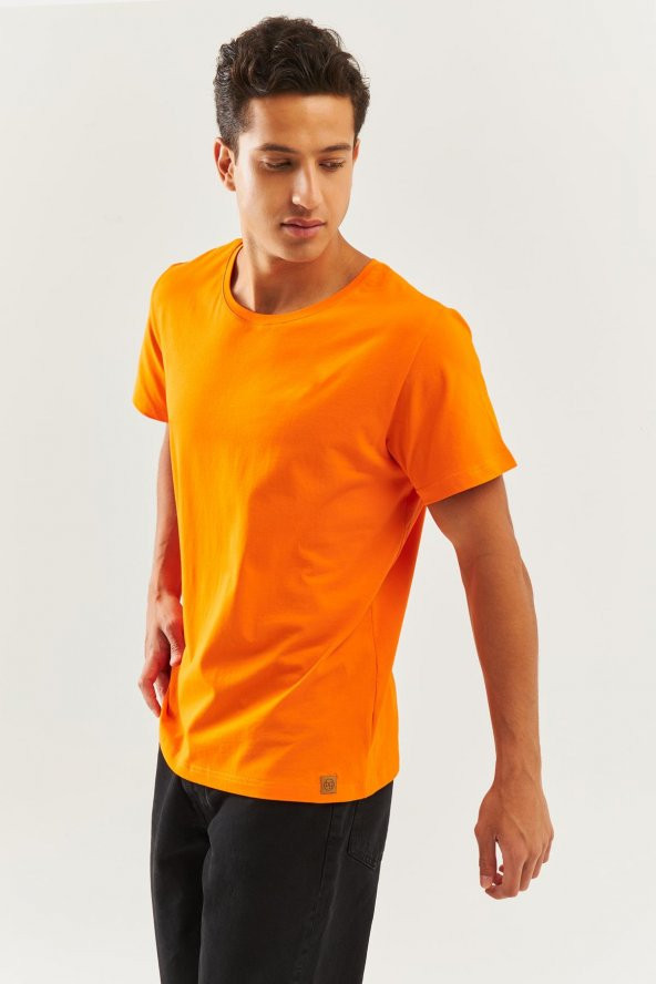 Turuncu Oversize Rahat %100 Pamuklu Penye Bisiklet Yaka Kısa Kol Basic T-Shirt Trendy Collection
