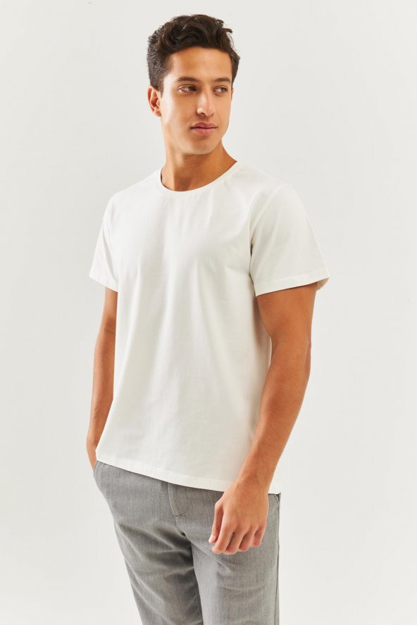 Beyaz Oversize Rahat %100 Pamuklu Penye Bisiklet Yaka Kısa Kol Basic T-Shirt  Classic Collection - 4