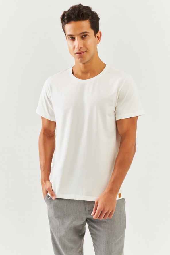 Beyaz Oversize Rahat %100 Pamuklu Penye Bisiklet Yaka Kısa Kol Basic T-Shirt  Classic Collection - 5