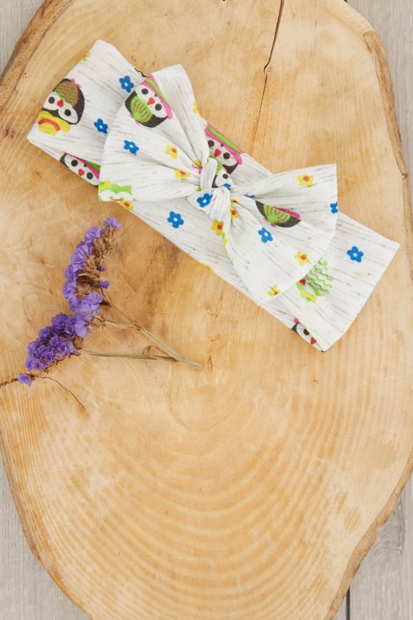 Beyaz Desenli El Yapımı Yumuşak Fiyonk Bağlamalı Doğal Pamuklu Penye Bebek Çocuk Kız Bandana EFSANE SERİ ürün görseli 1