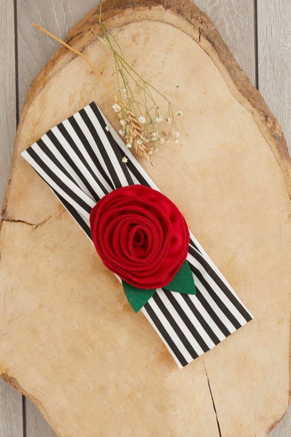 Siyah Kırmızı El Yapımı Yumuşak Eşsiz Aksesuarlı Doğal Pamuklu Penye Bebek Çocuk Kız Bandana GÜL SERİSİ ürün görseli 1