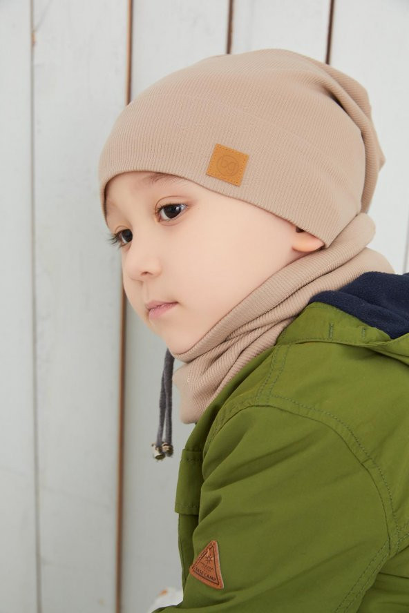 Sütlü Kahve Erkek Bebek Çocuk İp Detaylı Şapka Bere Boyunluk Takım Rahat %100 Pamuklu Kaşkorse