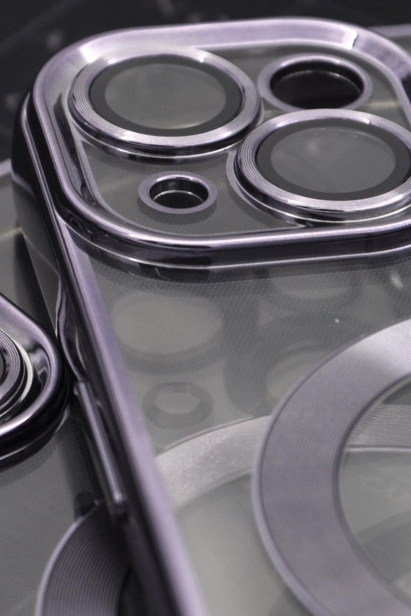 iPhone 14 Uyumlu MagSafe Özellikli Mor Renkli Kenarlı Lazerli Şeffaf Kılıf Lens Korumalı - Resim 3