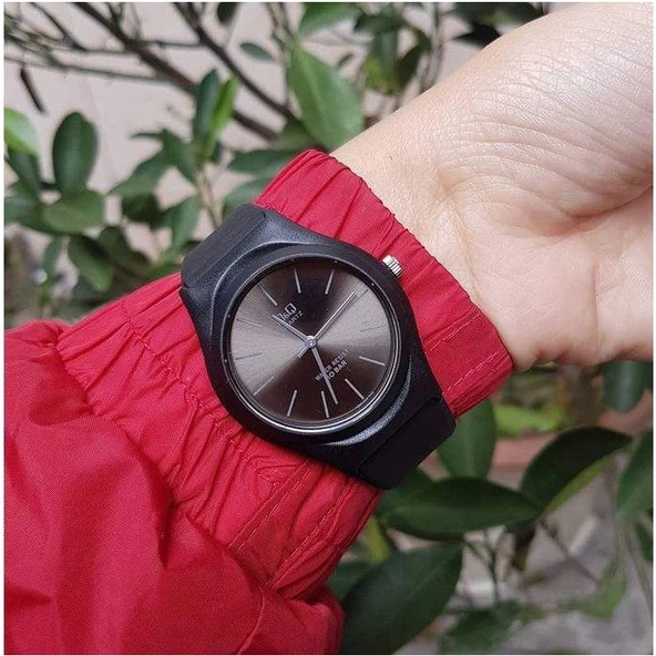 Q&Q VQ86J022Y Su Geçirmez Silikon Kordonlu Kadın Kol Saati - 3