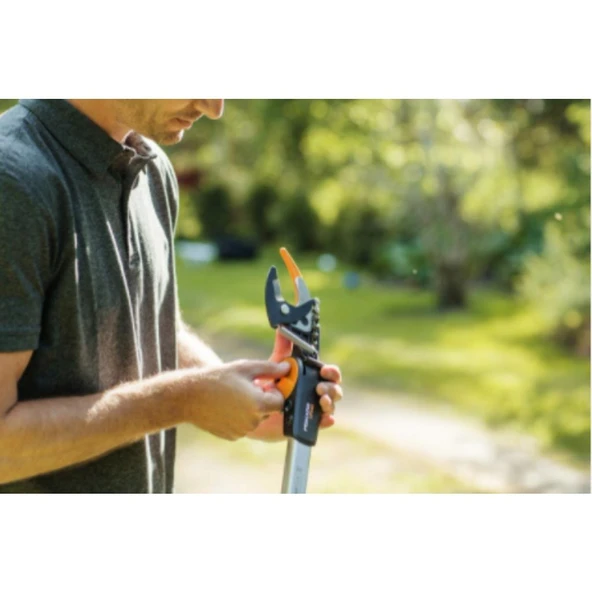 Fiskars 115017 Upx86 Powergear Teleskopik Yüksek Dal Kesme + Testere - Resim 4