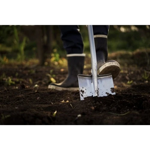 Fiskars Teleskopik Bahçe Küreği Keskin Uçlu (131300-1001567) - 4