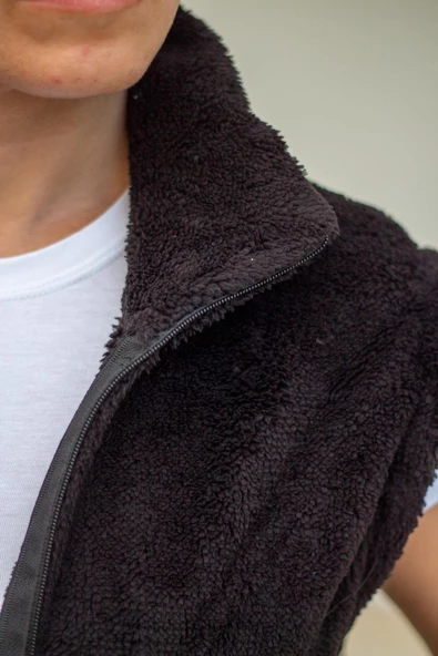 Kadın Siyah Peluş Welsoft Kalın Fermuarlı Hakim Yaka Yelek 23KYLKMY10 - 4