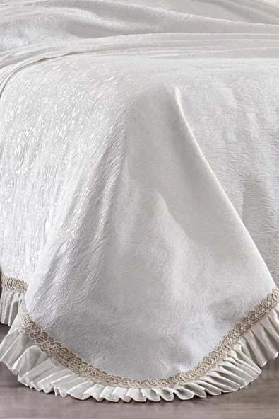 Umay Dantelli Çift Kişilik Yatak Örtüsü (7 Parça) - 3