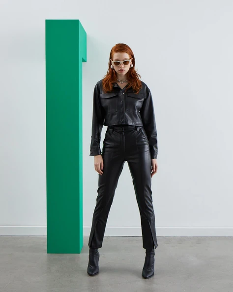 Siyah Yırtmaç Detay Deri Pantolon ürün görseli 1