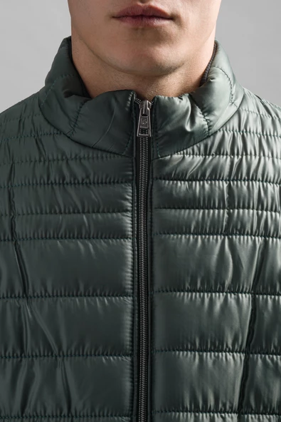 Slimfit Dik Yaka Yan Cepli Astarlı Fermuar Kapamalı Kapitone Erkek Mont - 5