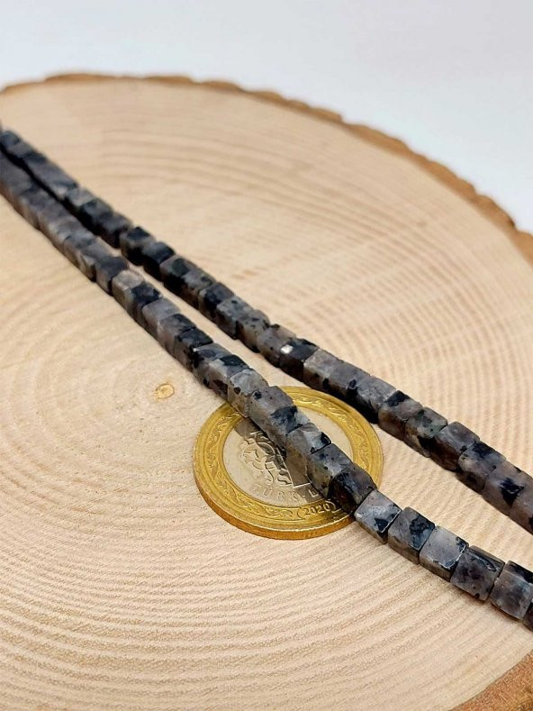 Spekrolit Taşı Küp Şekilli YARIM Dizi 4mm (18cm uzunluğundadır) ürün görseli