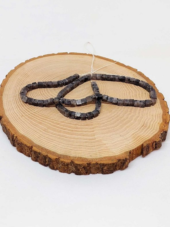 Spekrolit Taşı Küp Şekilli YARIM Dizi 4mm (18cm uzunluğundadır) - Resim 2