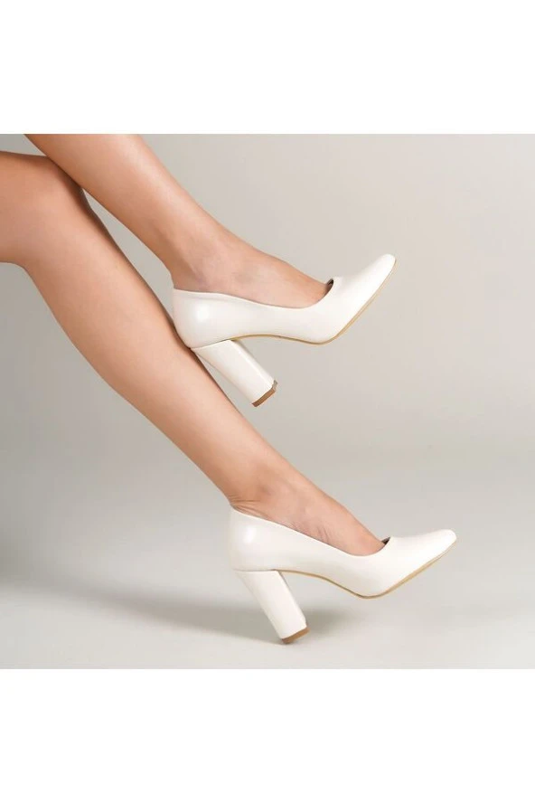 Pabucmarketi Beyaz Sedef Detaylı Topuklu Kadın Ayakkabı