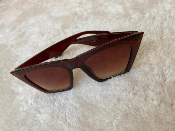 Kadın Krem Çerçeveli Siyah Lens Köşeli Cat Eye Güneş Gözlüğü uv400 - 3