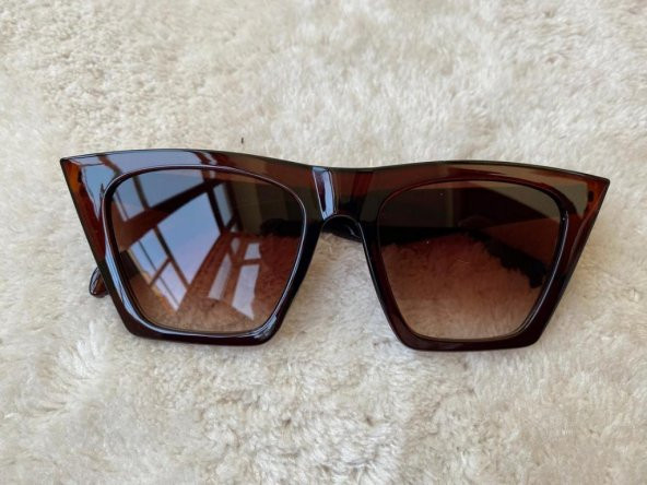 Kadın Krem Çerçeveli Siyah Lens Köşeli Cat Eye Güneş Gözlüğü uv400 - 7